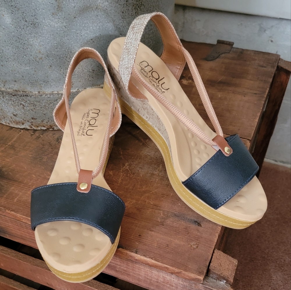 Womens Wedge shoe